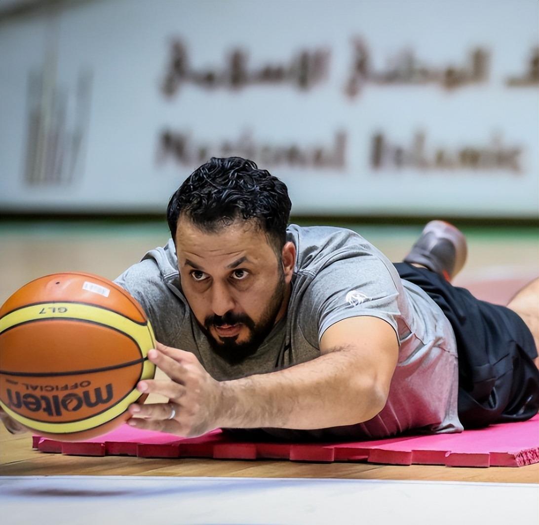 今夜突围战来临，上海久事围绕社区盾远射贴柱，球迷炸锅，医务组通报恢复的简单介绍