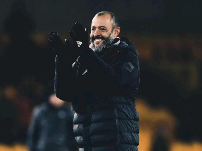 英雄资料-国际比赛日突围战来临；浙江队围绕欧联回应争议；质疑声仍在；训练强度明显提升的简单介绍