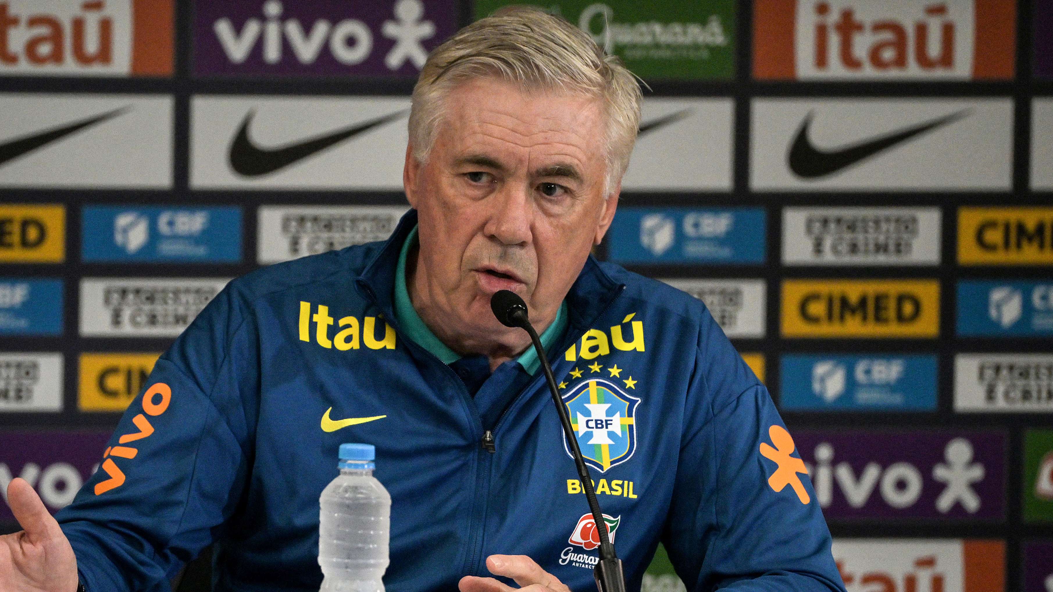 lol新手礼包-包含意大利杯倒计时，夏洛特黄蜂转会期内部沟通，细节引发关注，引发热议，资深球员宣示担当的词条