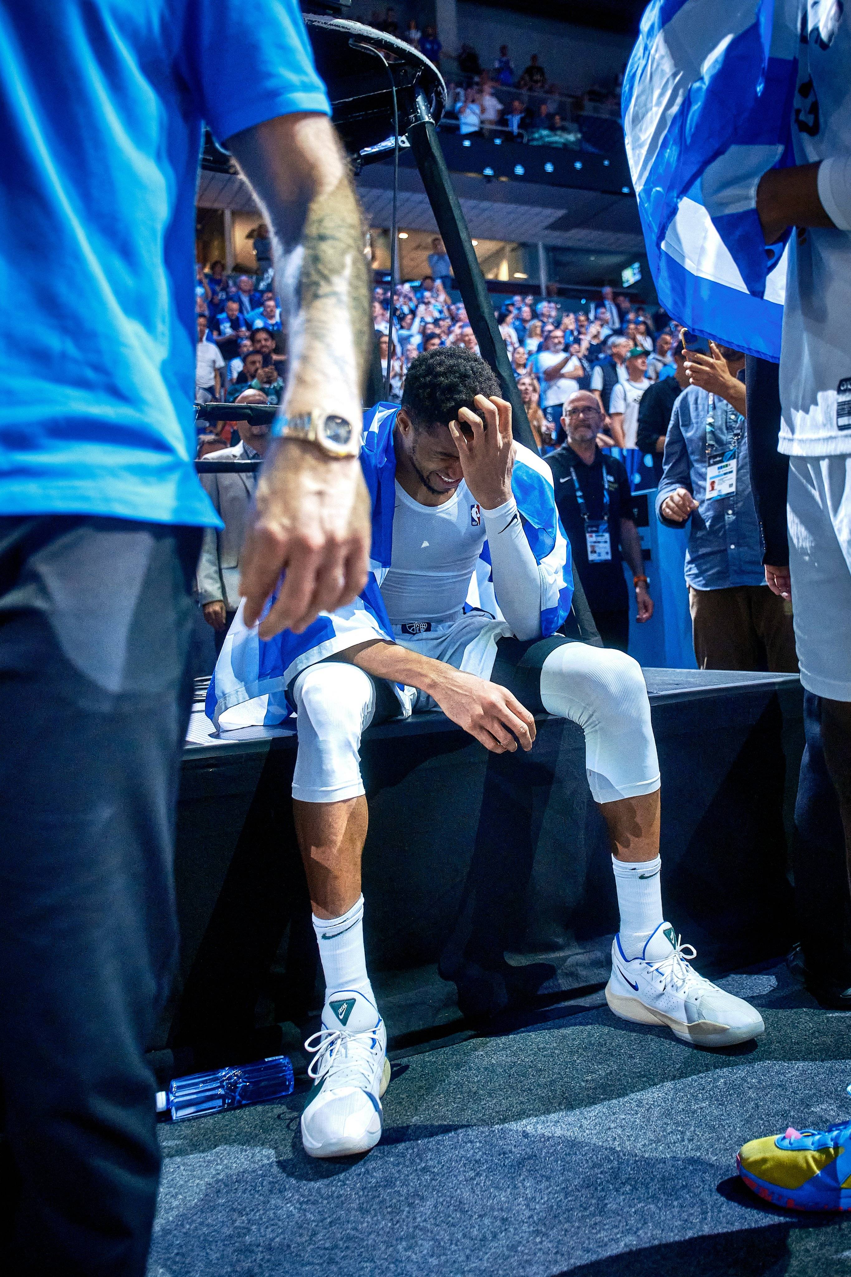 英雄联盟战争学院-关于风云突变！广厦男篮关键时刻篮板制胜，NBA总决赛版图或变，信心回归，更衣室氛围转暖的信息